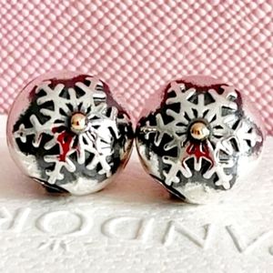 PAIR of Pandora 14K accent charm clips " Winter wonderland snowflake" #791232